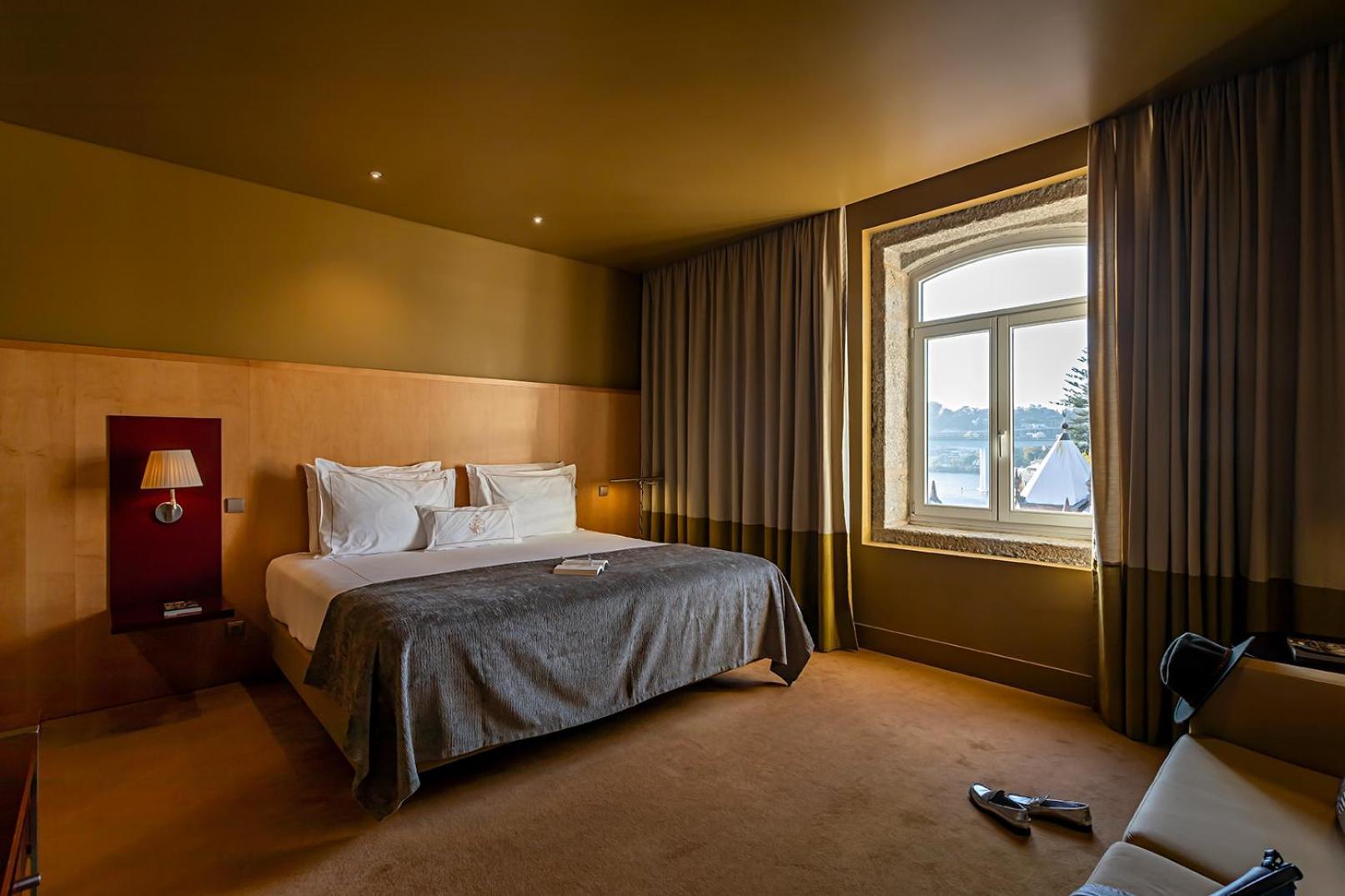 Pestana Palacio Do Freixo, Pousada & National Monument - The Leading Hotels Of The World Porto Exterior photo A room at the hotel