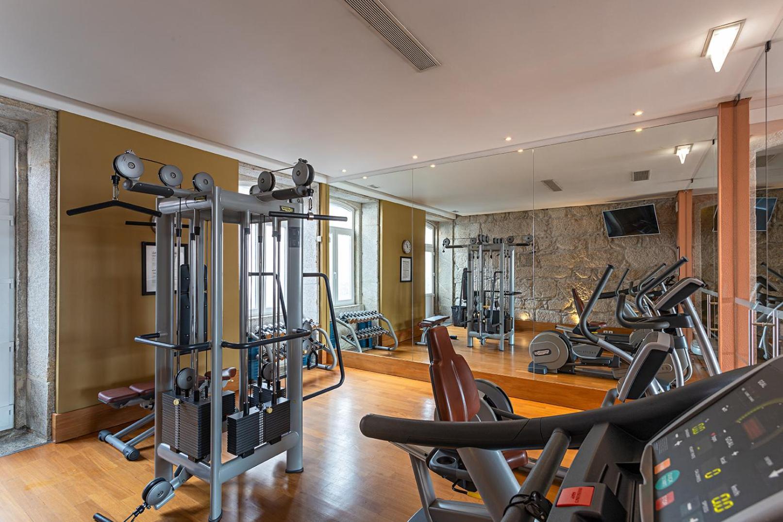Pestana Palacio Do Freixo, Pousada & National Monument - The Leading Hotels Of The World Porto Exterior photo A gym in Munich, Germany