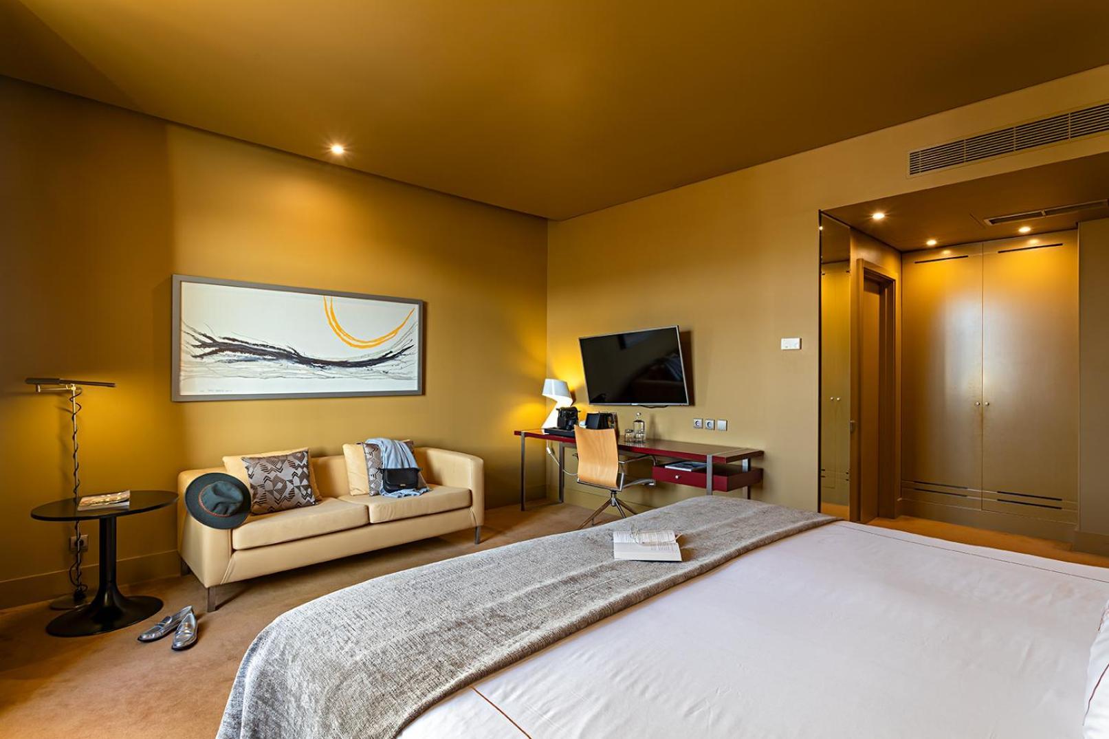 Pestana Palacio Do Freixo, Pousada & National Monument - The Leading Hotels Of The World Porto Exterior photo A room at the hotel