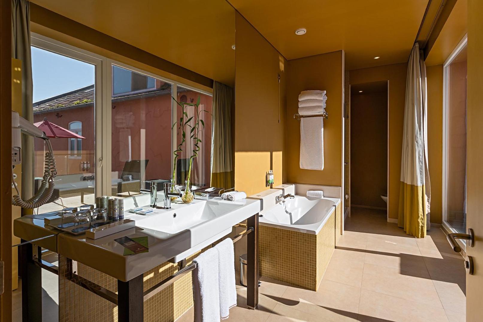 Pestana Palacio Do Freixo, Pousada & National Monument - The Leading Hotels Of The World Porto Exterior photo Bathroom