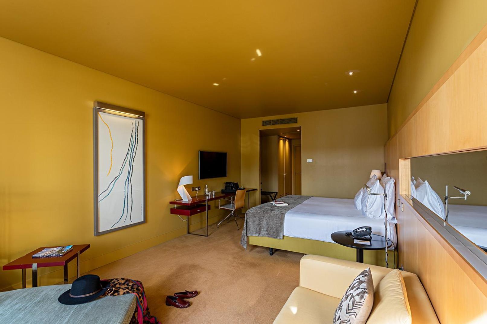 Pestana Palacio Do Freixo, Pousada & National Monument - The Leading Hotels Of The World Porto Exterior photo A room at the hotel