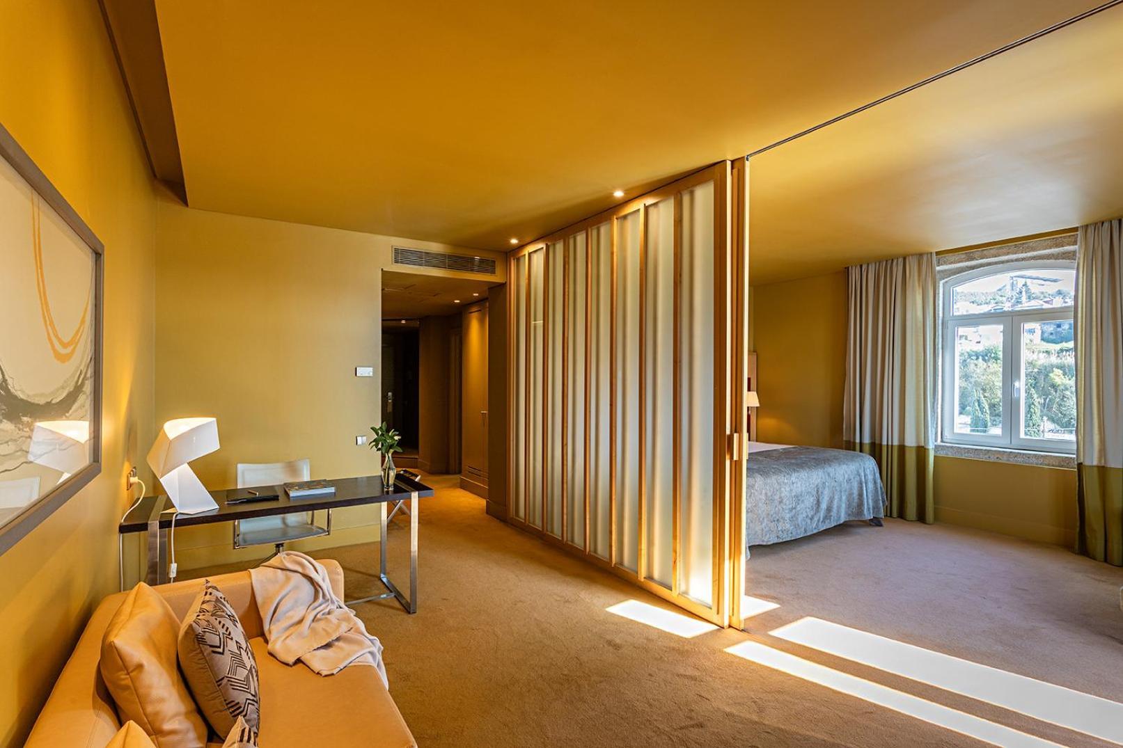 Pestana Palacio Do Freixo, Pousada & National Monument - The Leading Hotels Of The World Porto Exterior photo A room at the Hotel