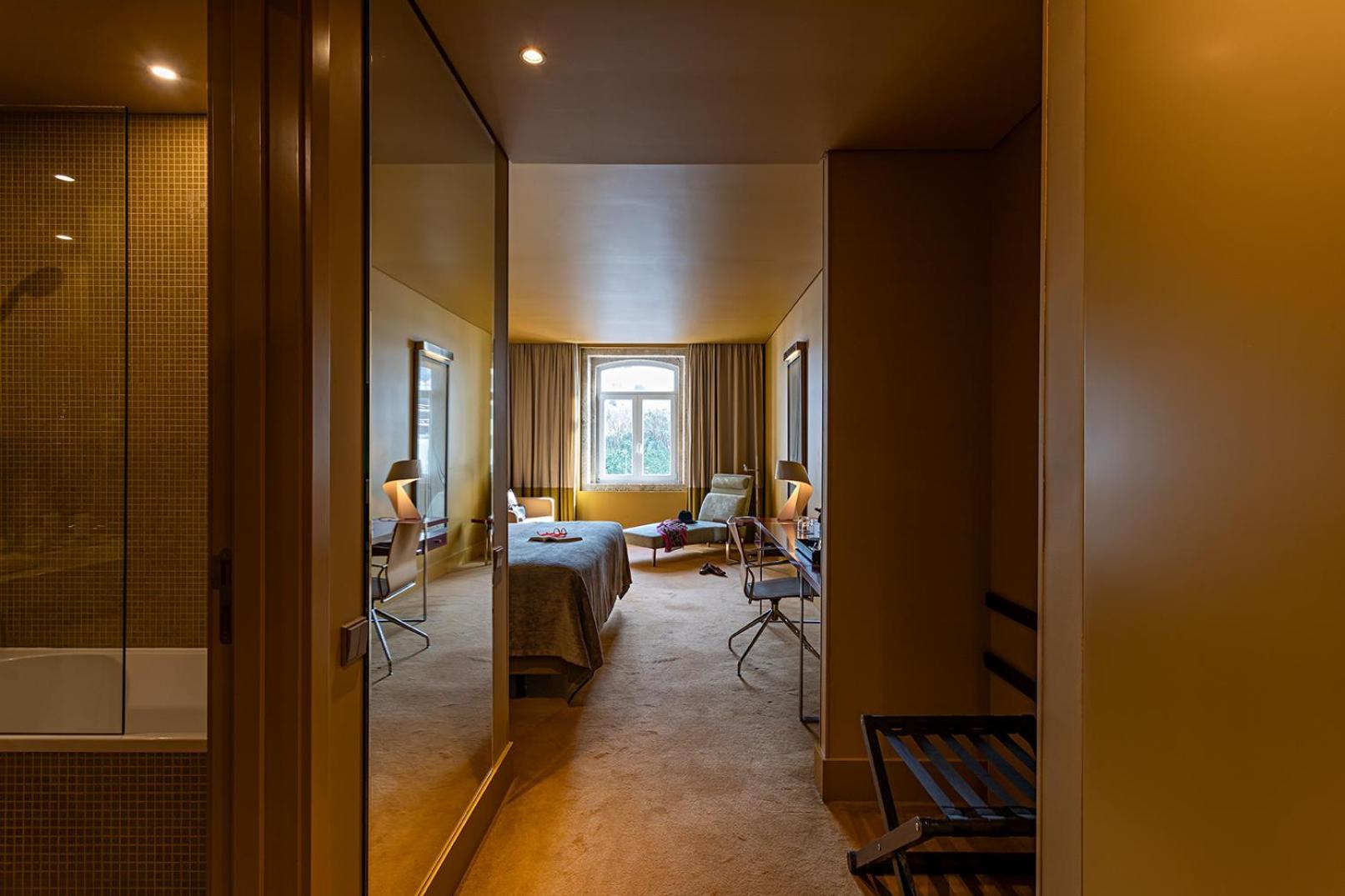 Pestana Palacio Do Freixo, Pousada & National Monument - The Leading Hotels Of The World Porto Exterior photo A room at the hotel