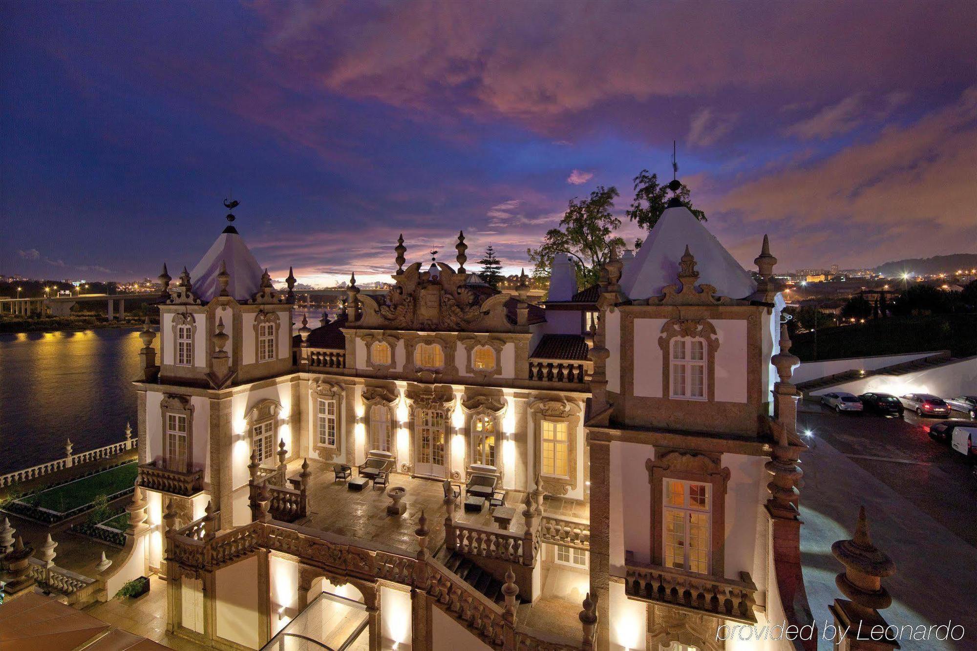 Pestana Palacio Do Freixo, Pousada & National Monument - The Leading Hotels Of The World Porto Exterior photo The Palácio do Campo Belo at night