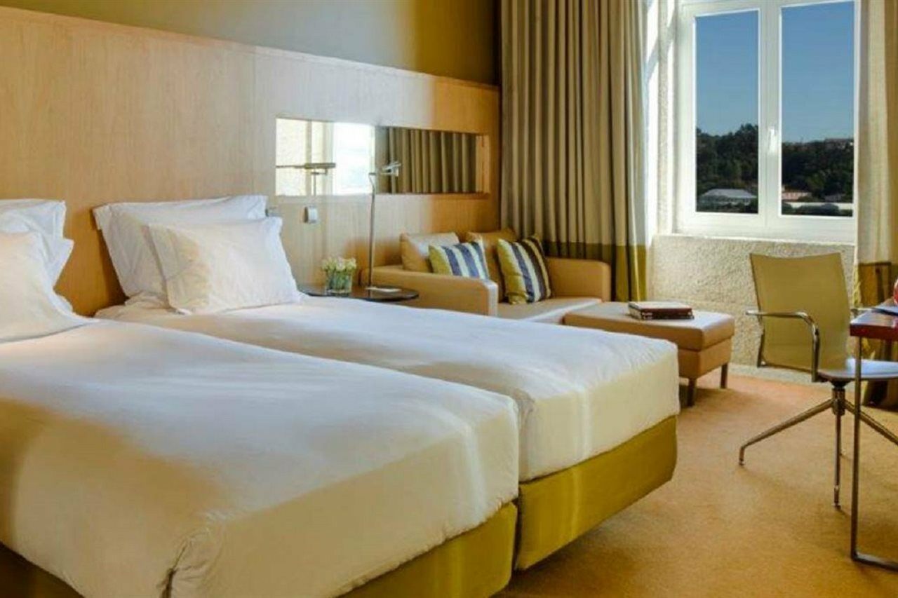 Pestana Palacio Do Freixo, Pousada & National Monument - The Leading Hotels Of The World Porto Exterior photo A room at the hotel